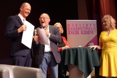 Preisverleihung an Reiner Kröhne durch Dr. Matthias Oehme